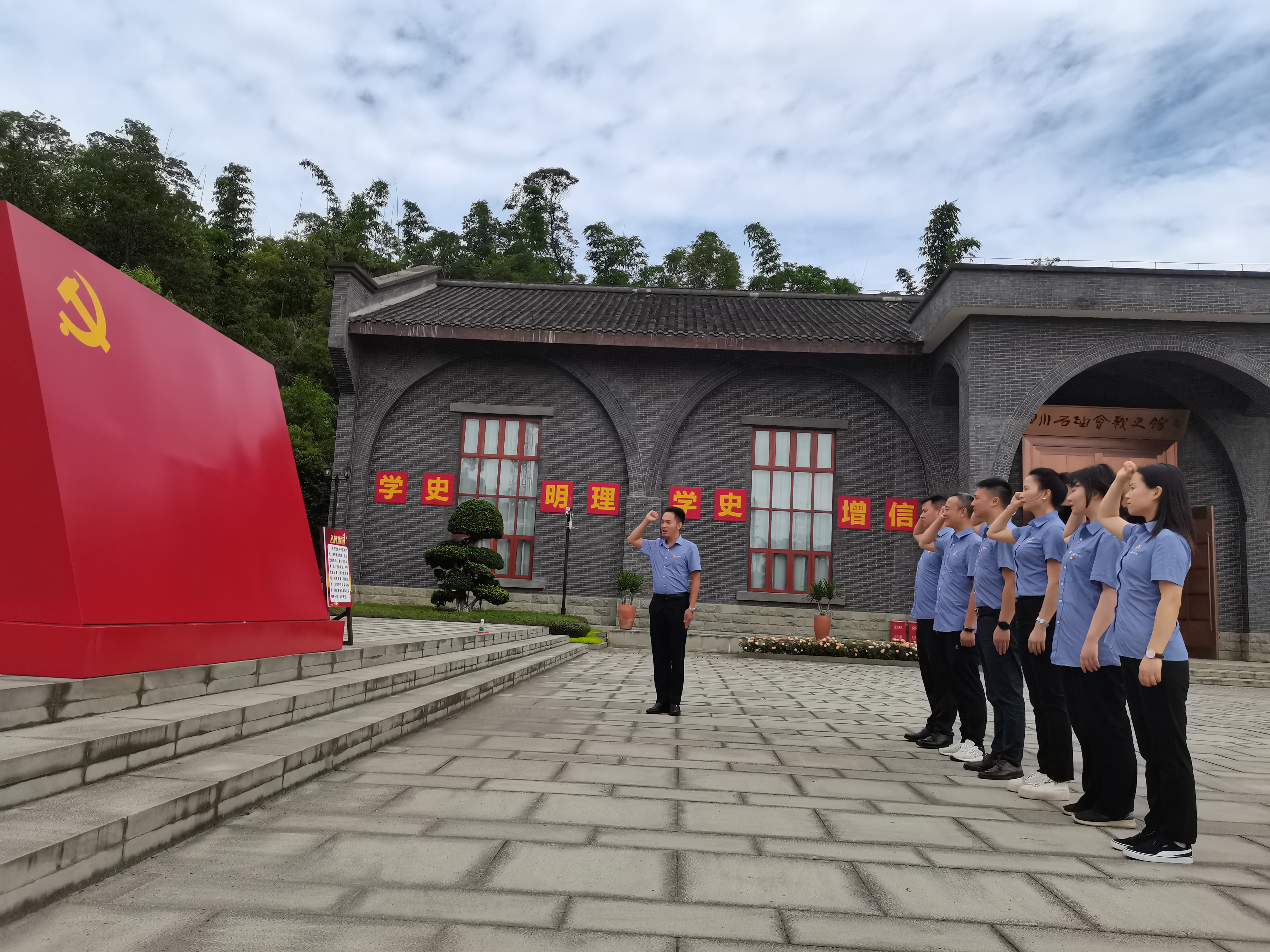 1688982353240354.jpg 1688982353240354.jpg