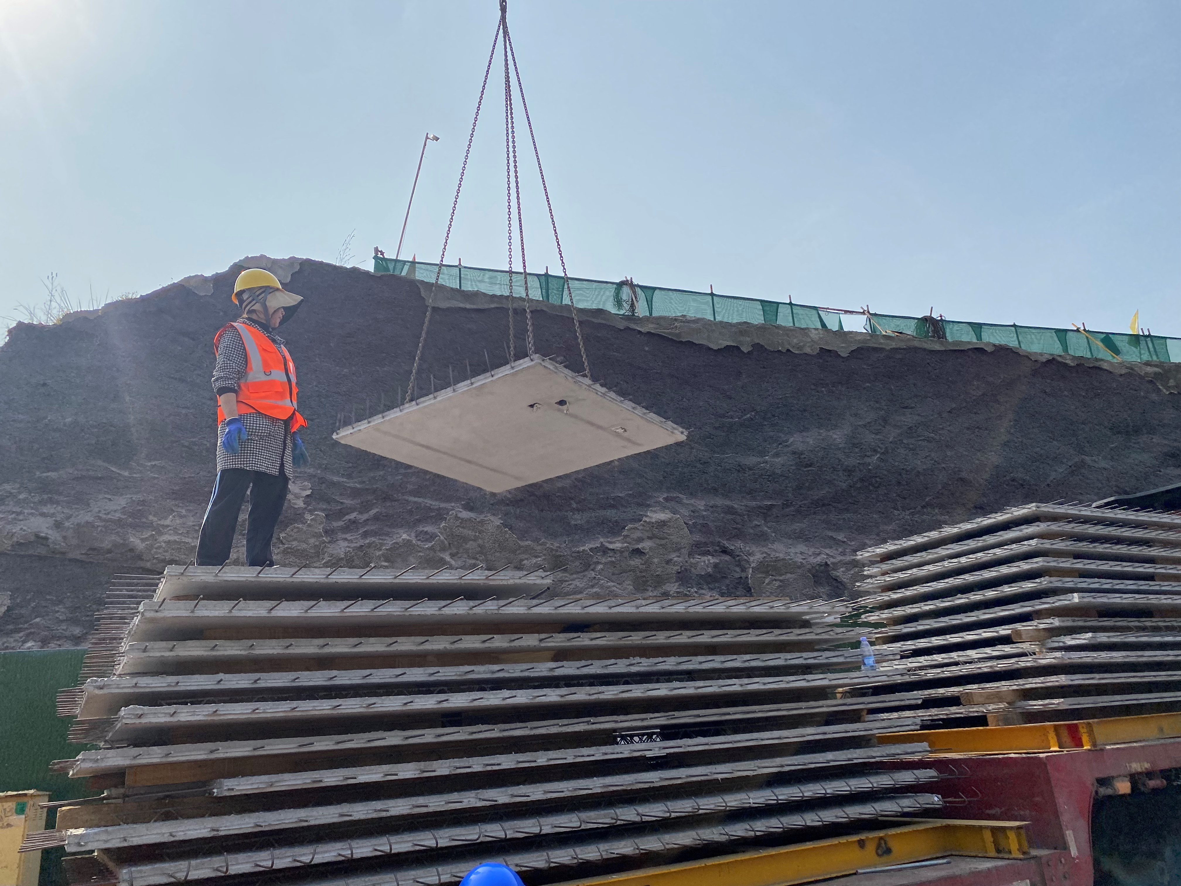 1745393798960668.jpg 1745393798960668.jpg